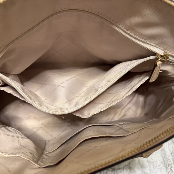 Michael Kors handbag - Picture 4 of 6